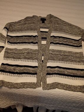 Absolutely Creative Worldwide Black & White Striped Open-Front Cardigan